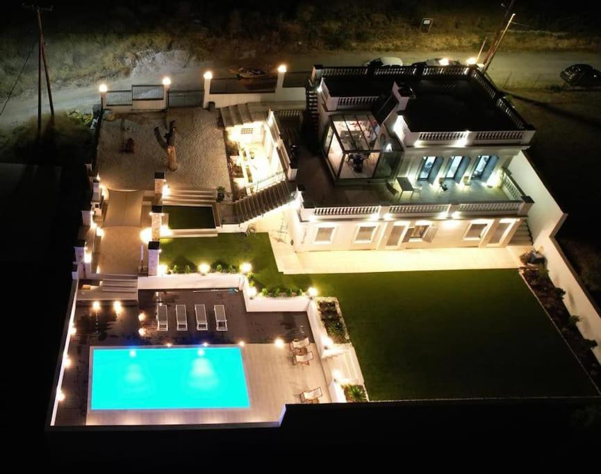 The White House Beach Villa Rafína Exterior photo