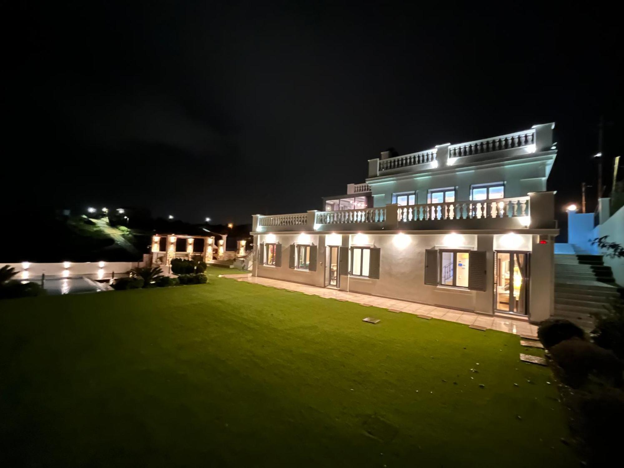 The White House Beach Villa Rafína Exterior photo